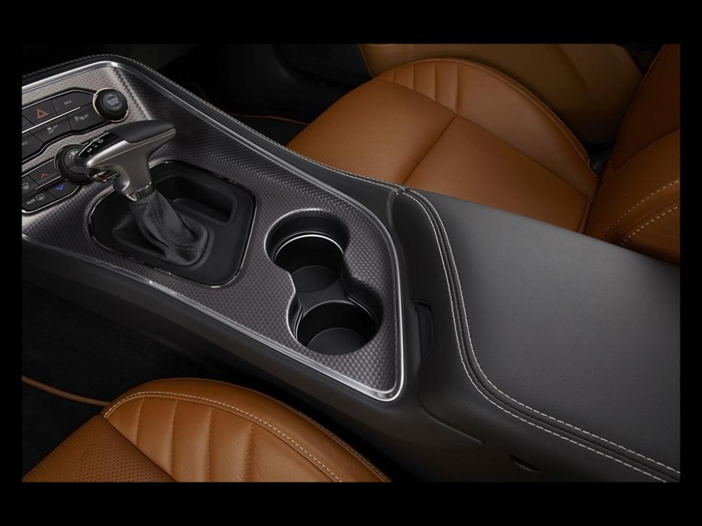 2015-Dodge-Challenger-SRT-Interior-5-1024x768.jpg