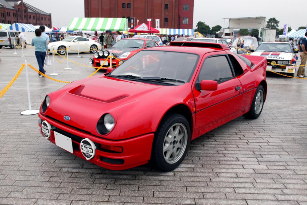 Ford_RS200_001.JPG